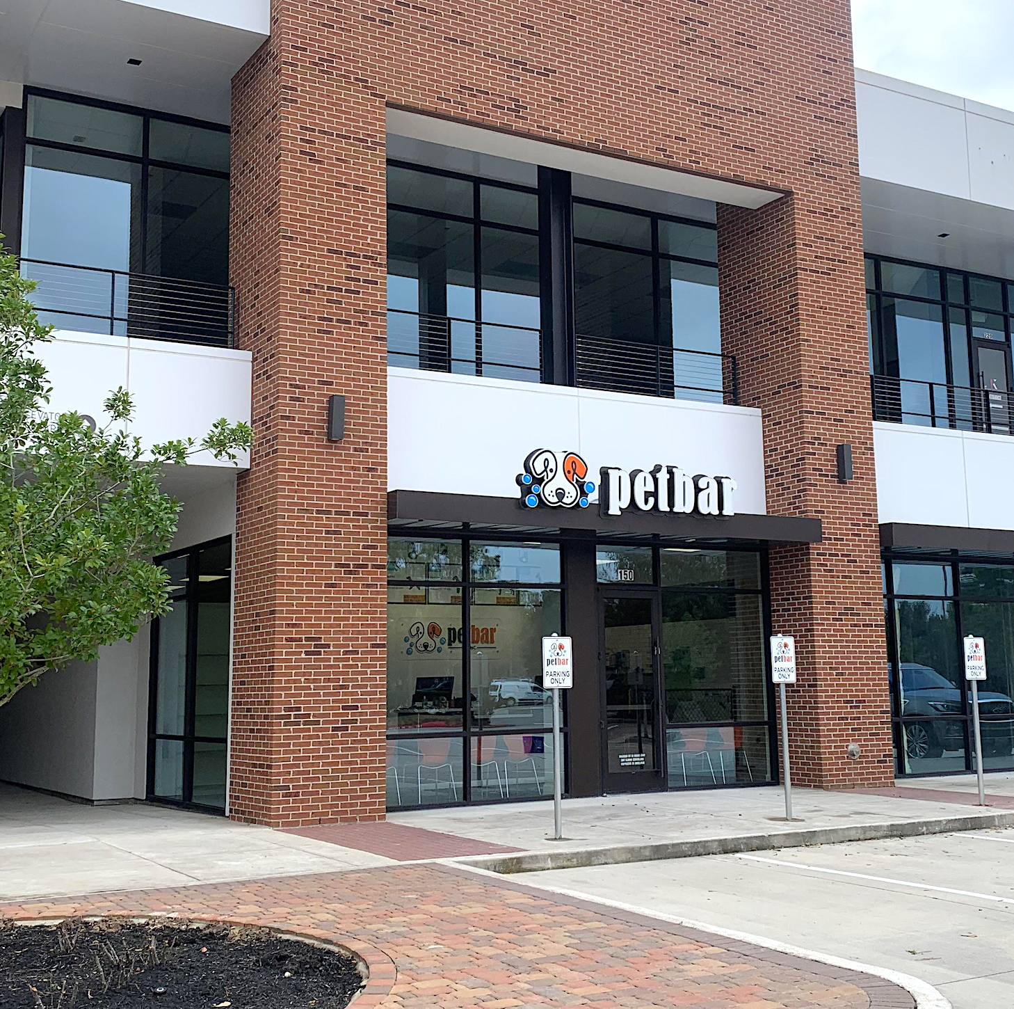 petbar located in Katy, TX